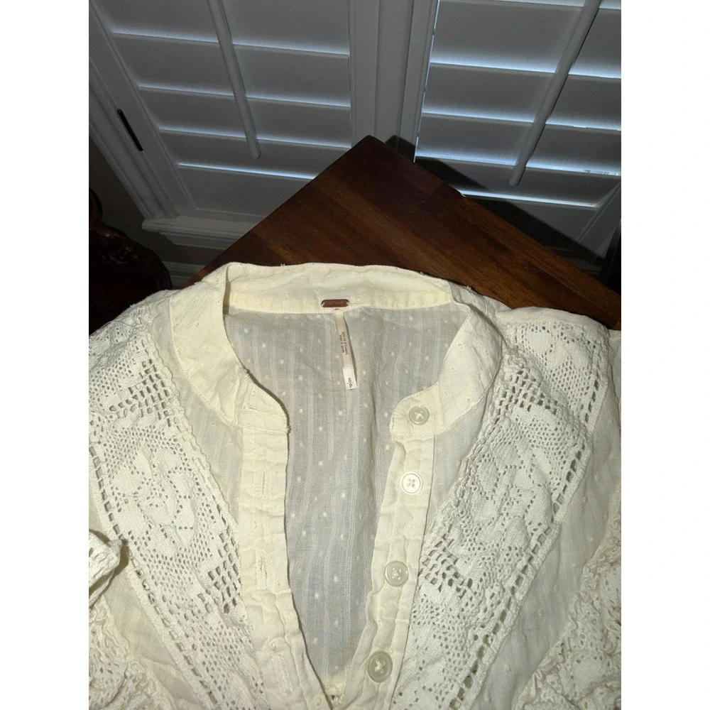 Free People Ivory Crochet Lace Ruffle‎ Button Front Boho Blouse Top Small